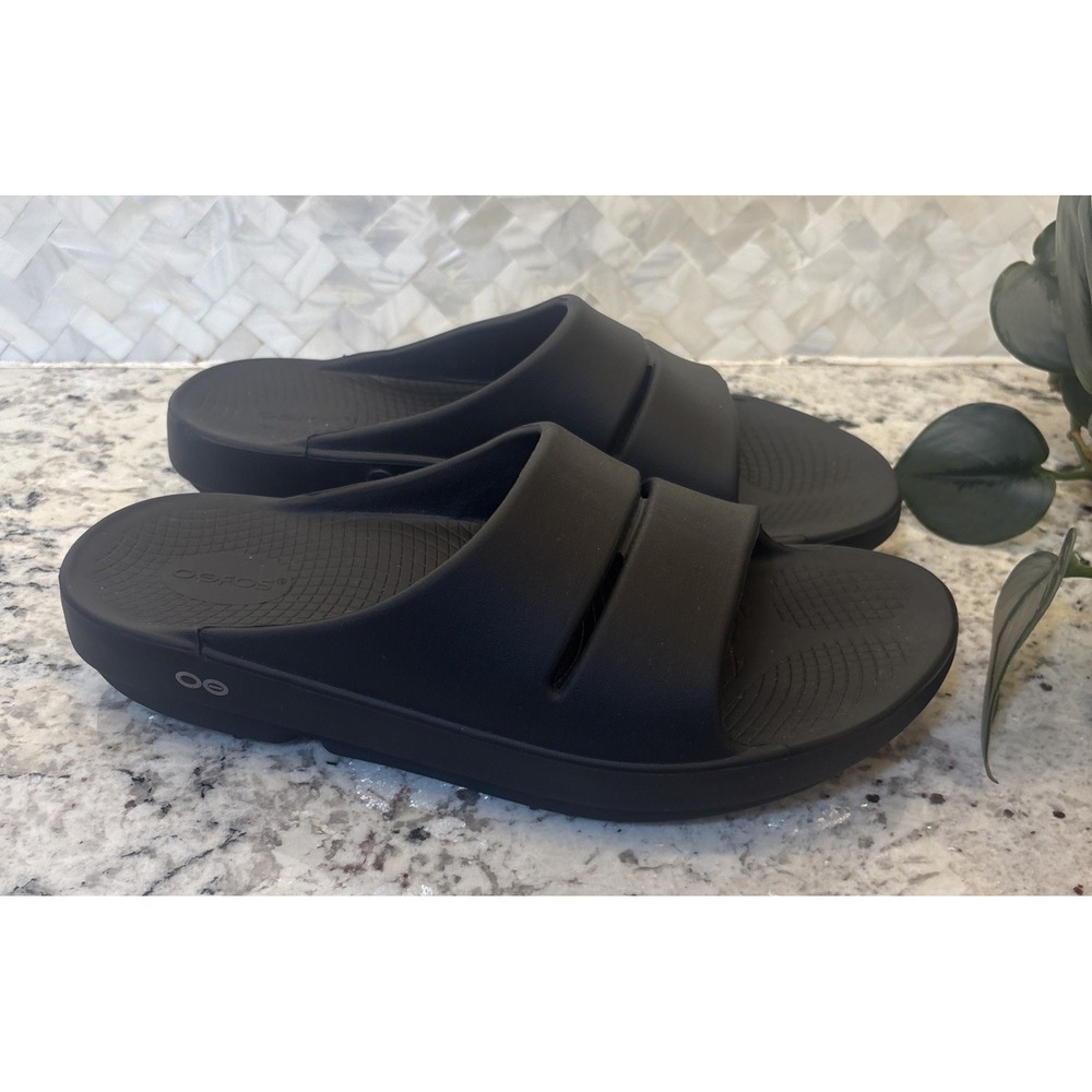 OOFOS Men's Black Recovery Slide Sandals
